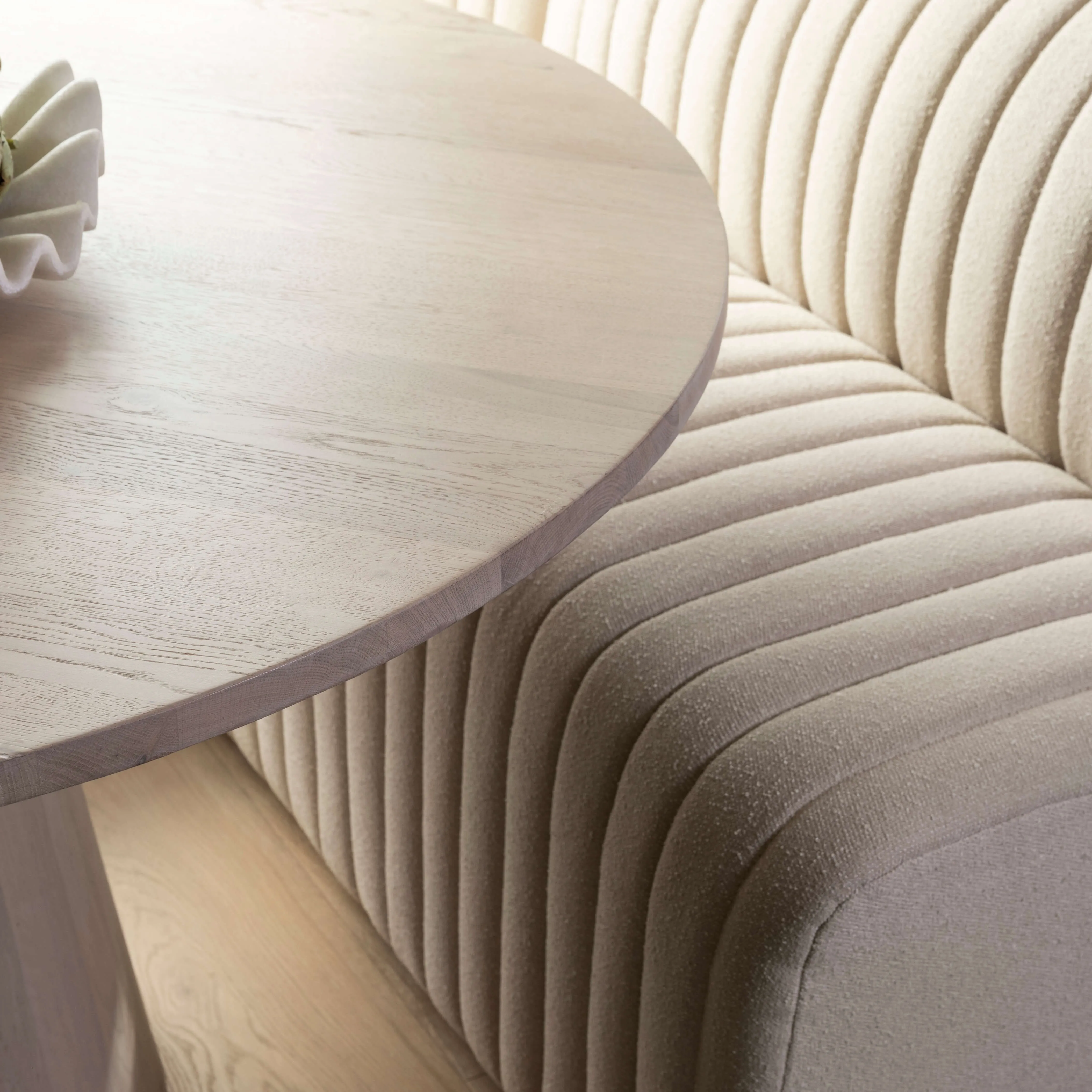 Augustine Banquette, Capri Oatmeal