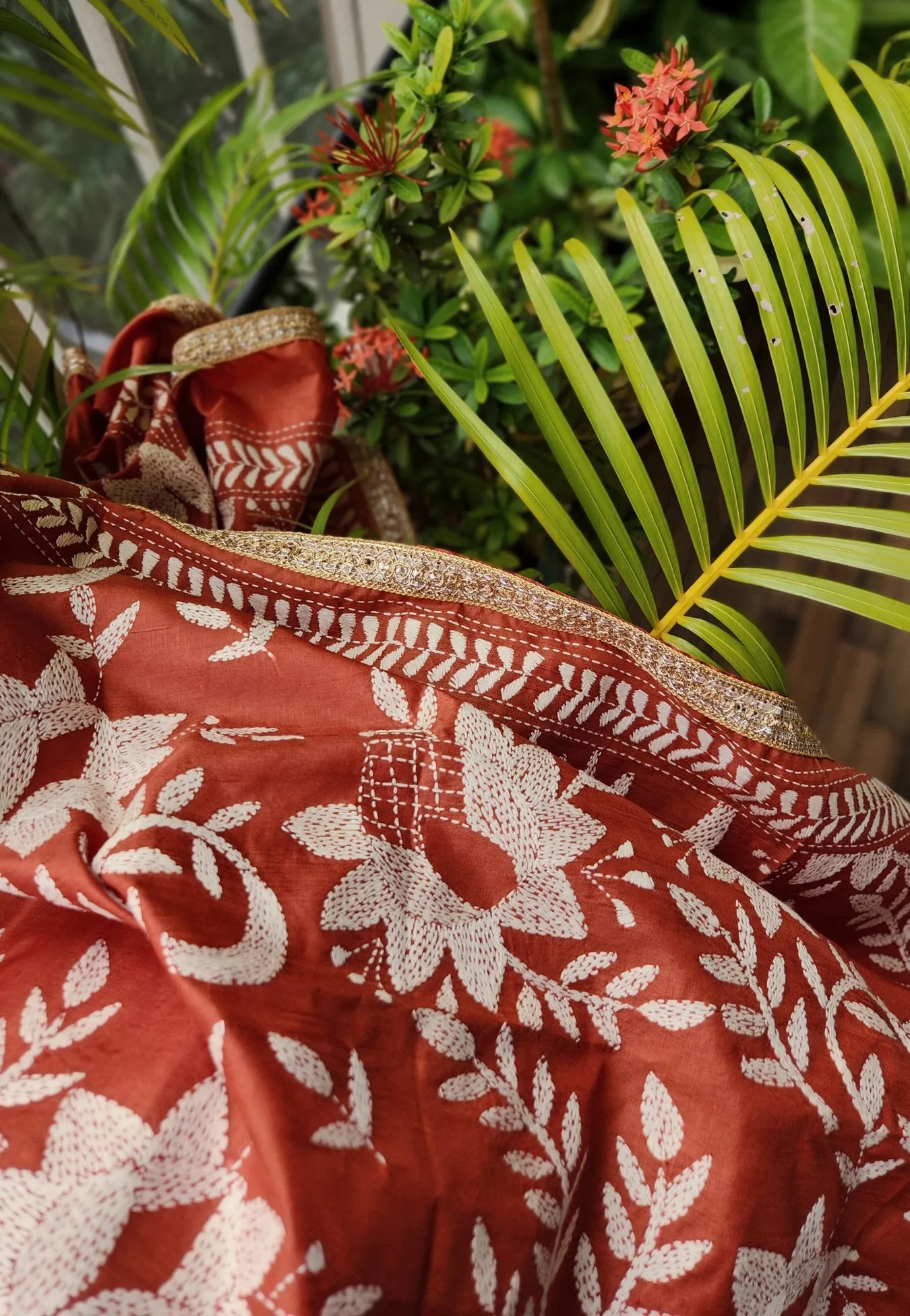 BUDDING LOTUS KANTHA DUPATTA