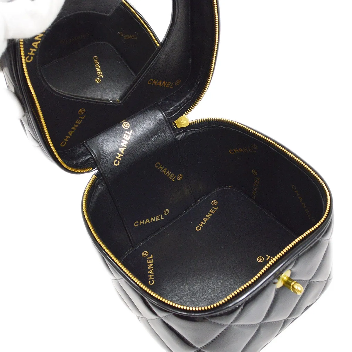 CHANEL 1995 Heart Mirror Vanity Handbag Black Patent Leather AK31767i