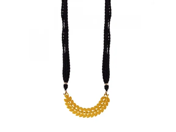 Dazzling Leaf Shape 22k Gold Jewellery Set