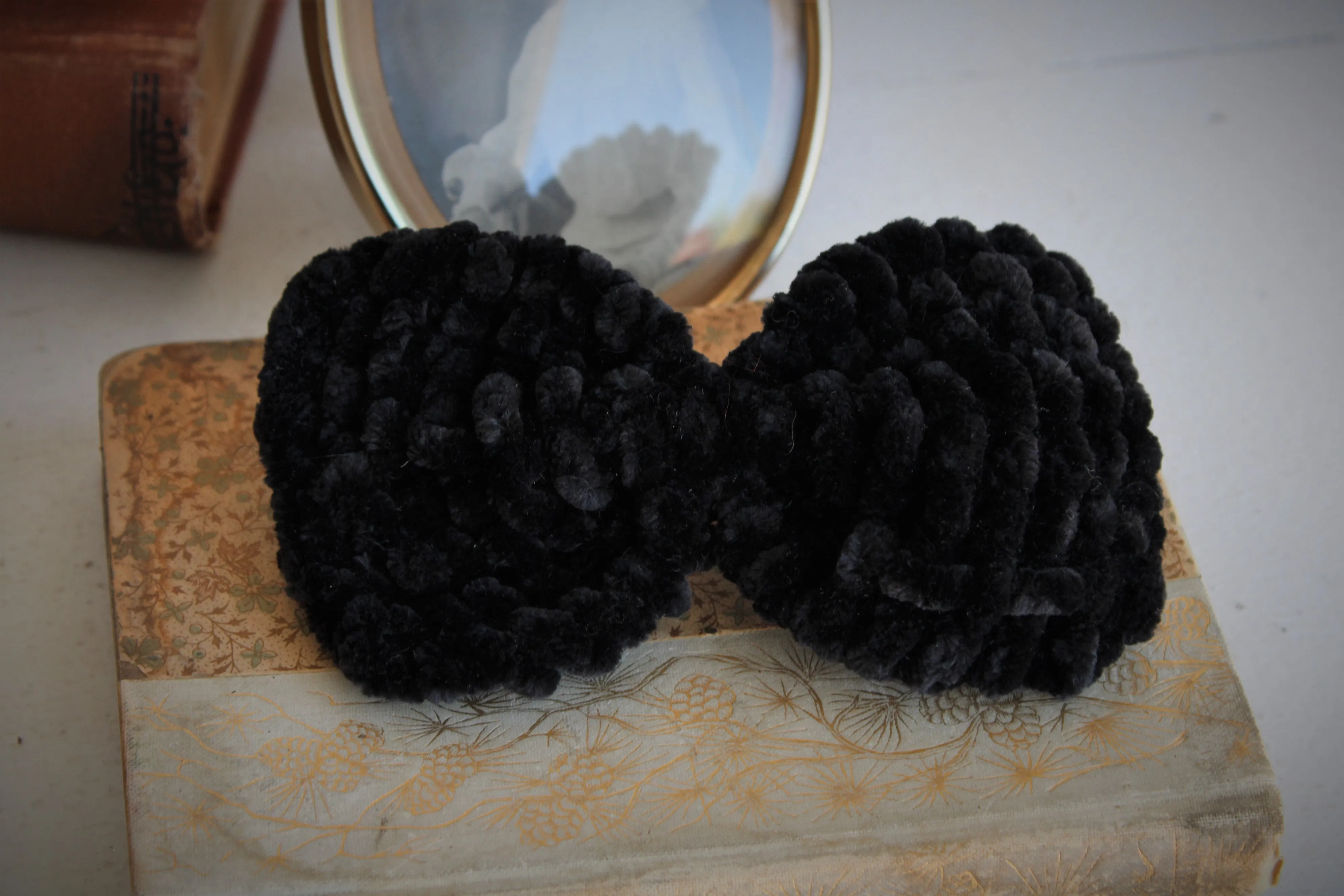 Handknit "Grim" Black Velvet Color Hair Bow