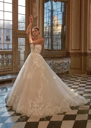 Pronovias Privee: Electa
