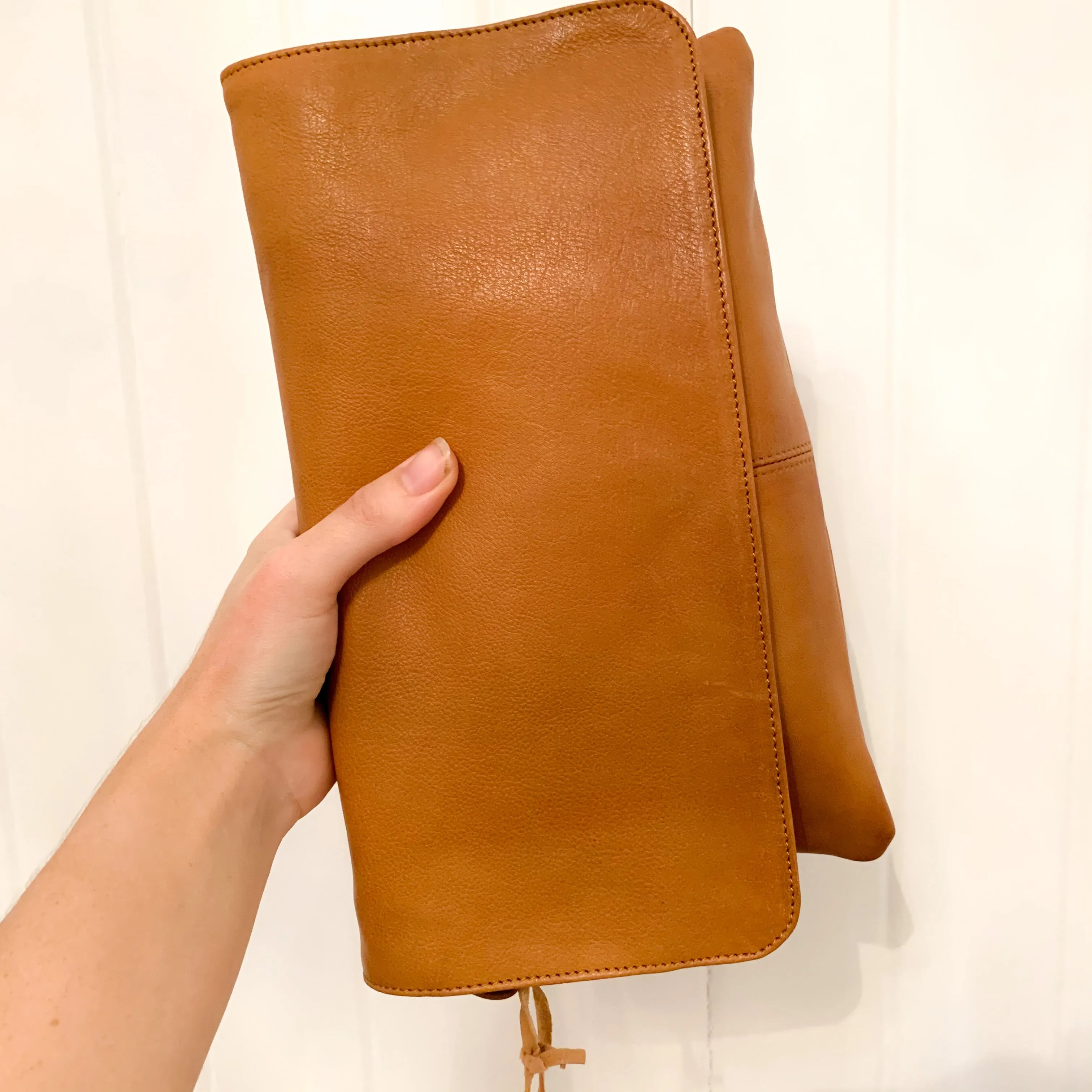 Rugged Hide Fay Sling Bag