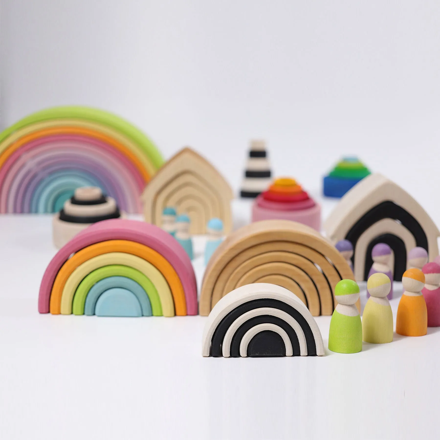 Small Monochrome Rainbow/ Tunnel
