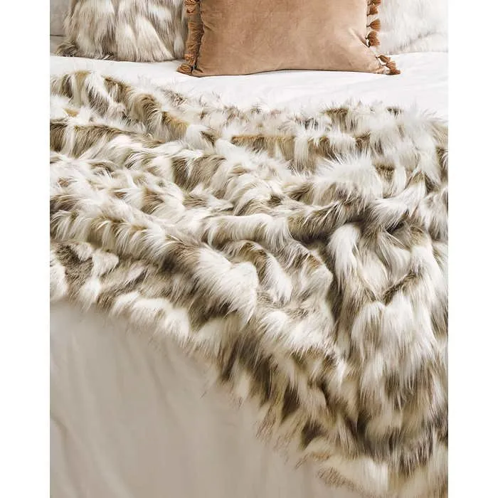 Snowshoe Hare Throw (Faux Fur)