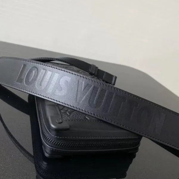 Soft Trunk Clutch Bag M68986 Black 2020