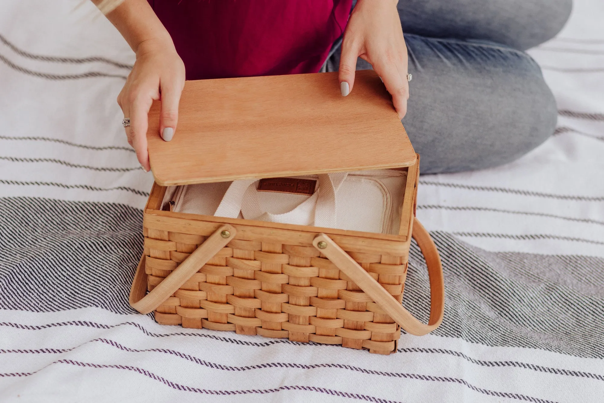 Winnie the Pooh - Poppy Personal Picnic Basket