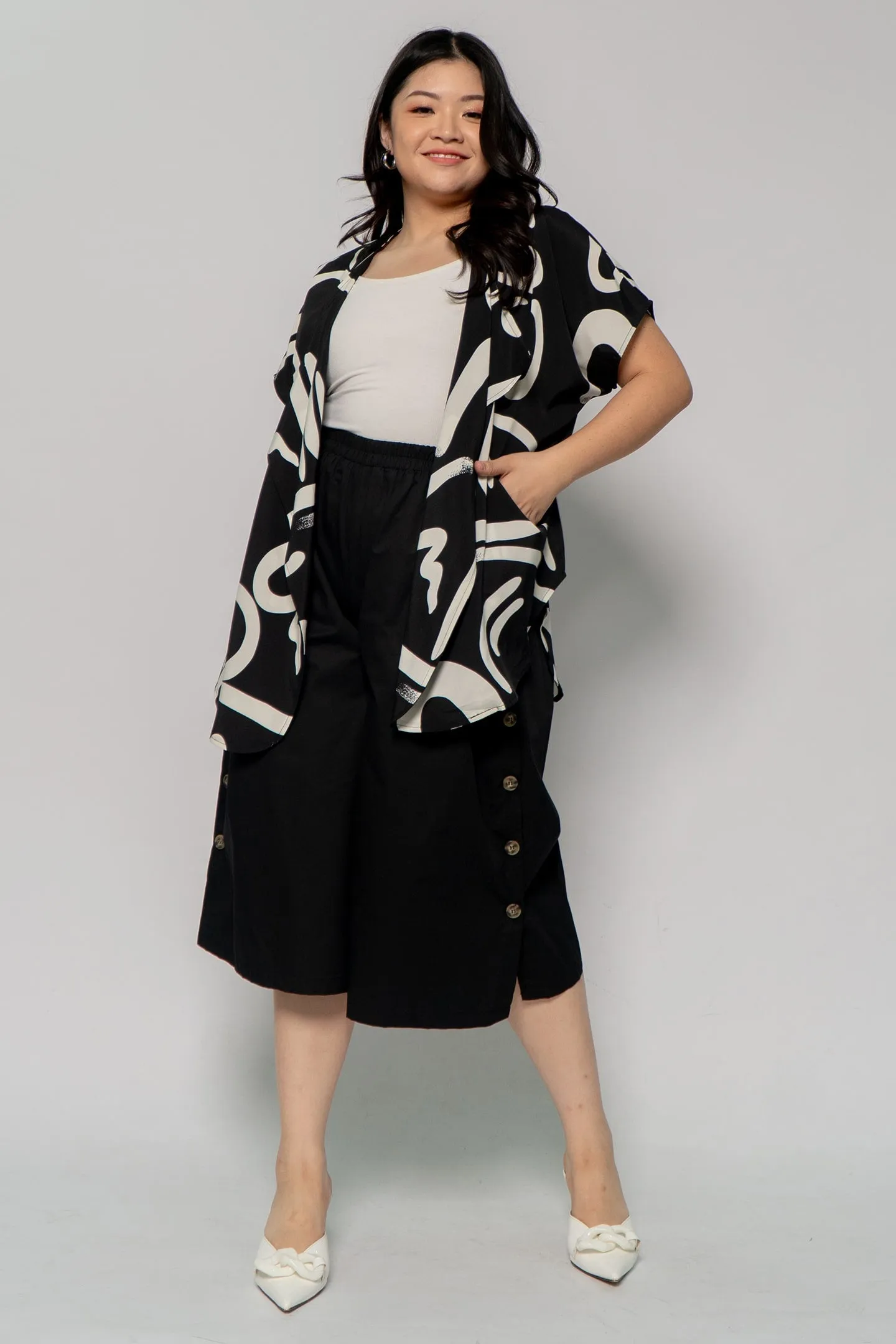 Woo Wrap in Monochrome